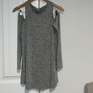 Small Motherhood Maternity Cold Shoulder Top